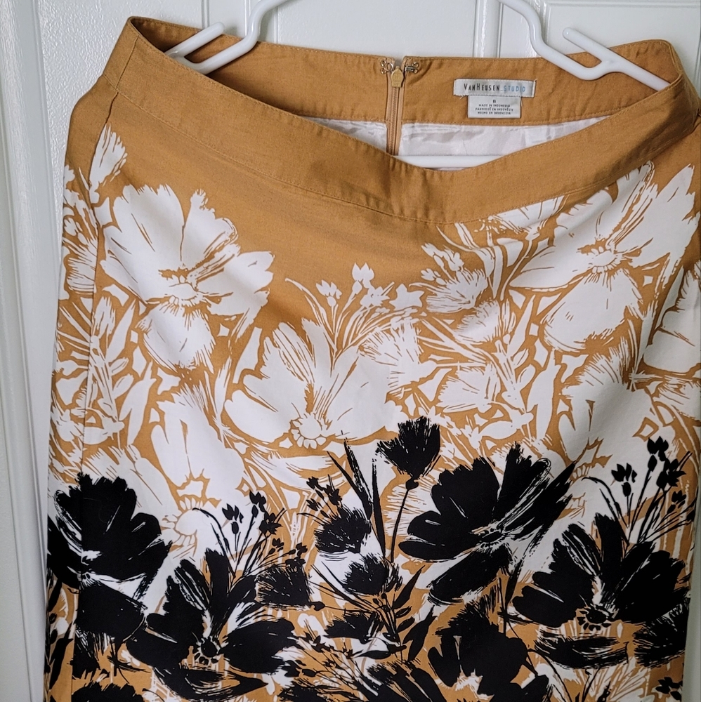 Midi skirt. Size 6. Van Heusen Studio